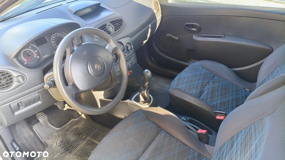 Renault Clio - 6