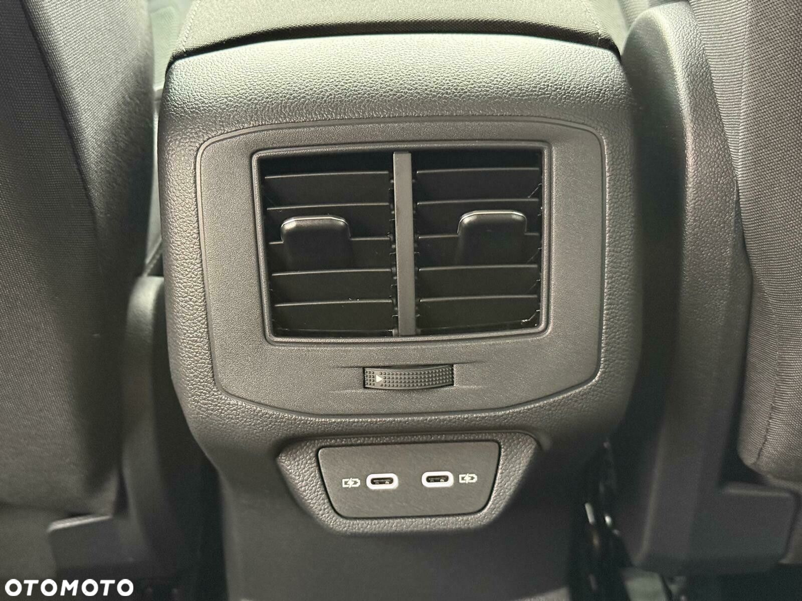 Volkswagen T-Roc 1.5 TSI Life Plus - 29