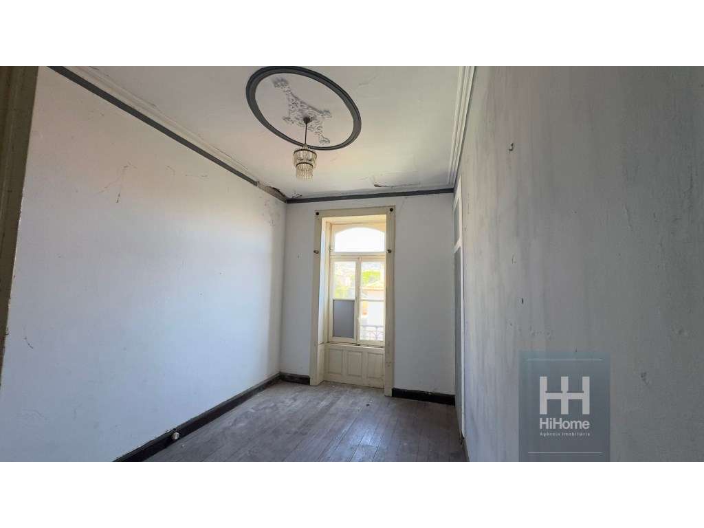 Prédio para remodelação total com vista mar | Santa Luzia, Funchal - Grande imagem: 5/37