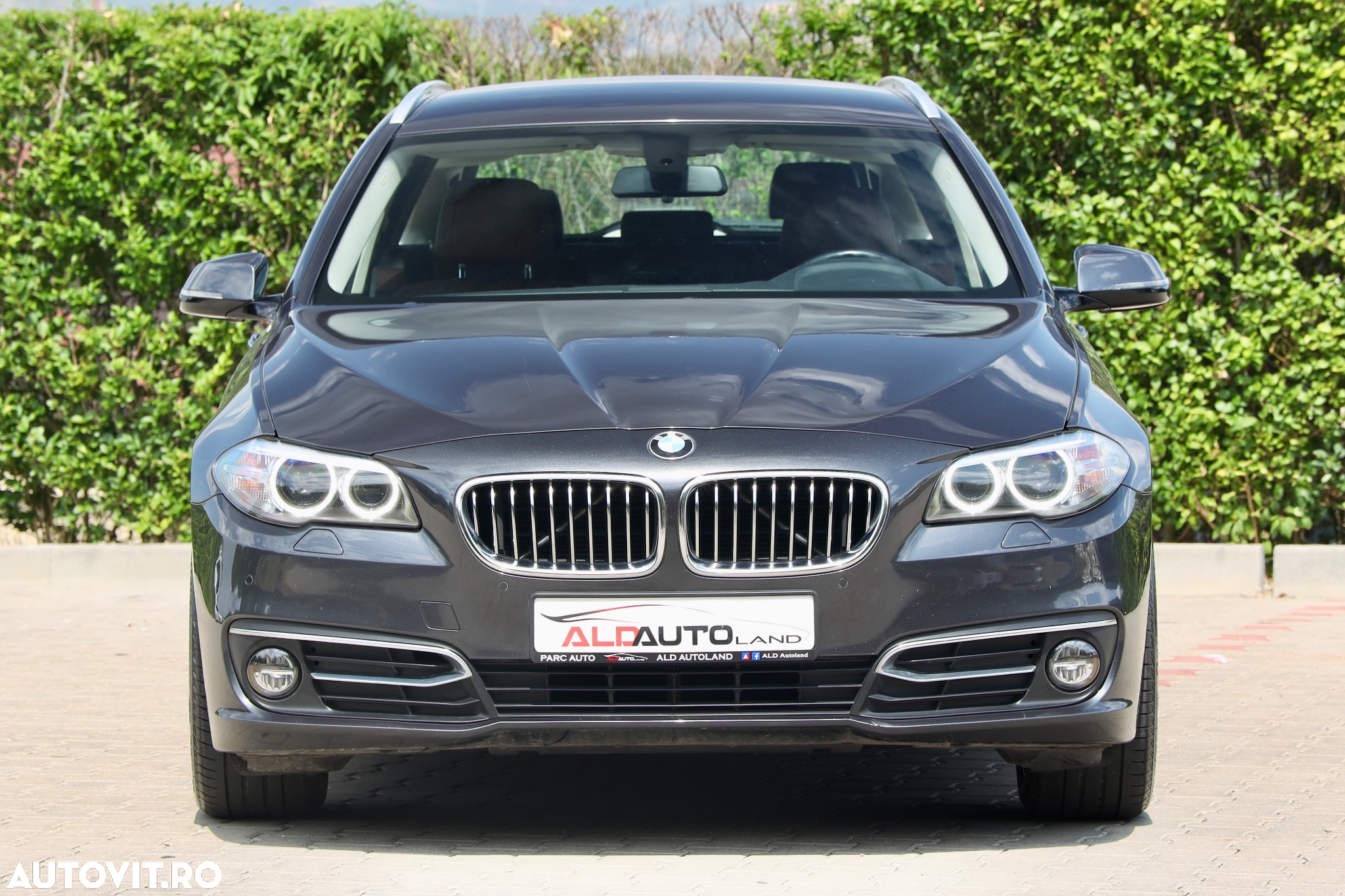 BMW Seria 5 520i Touring Aut. Luxury Line - 37