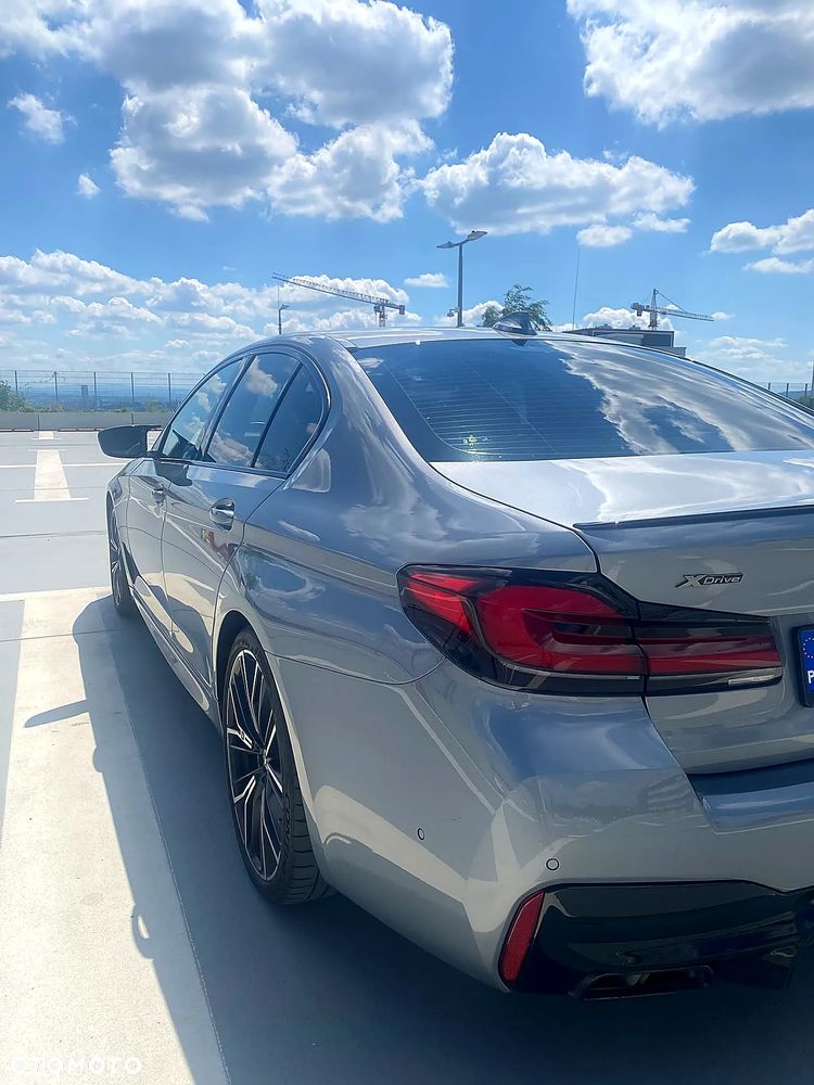 BMW Seria 5 M550i xDrive - 10