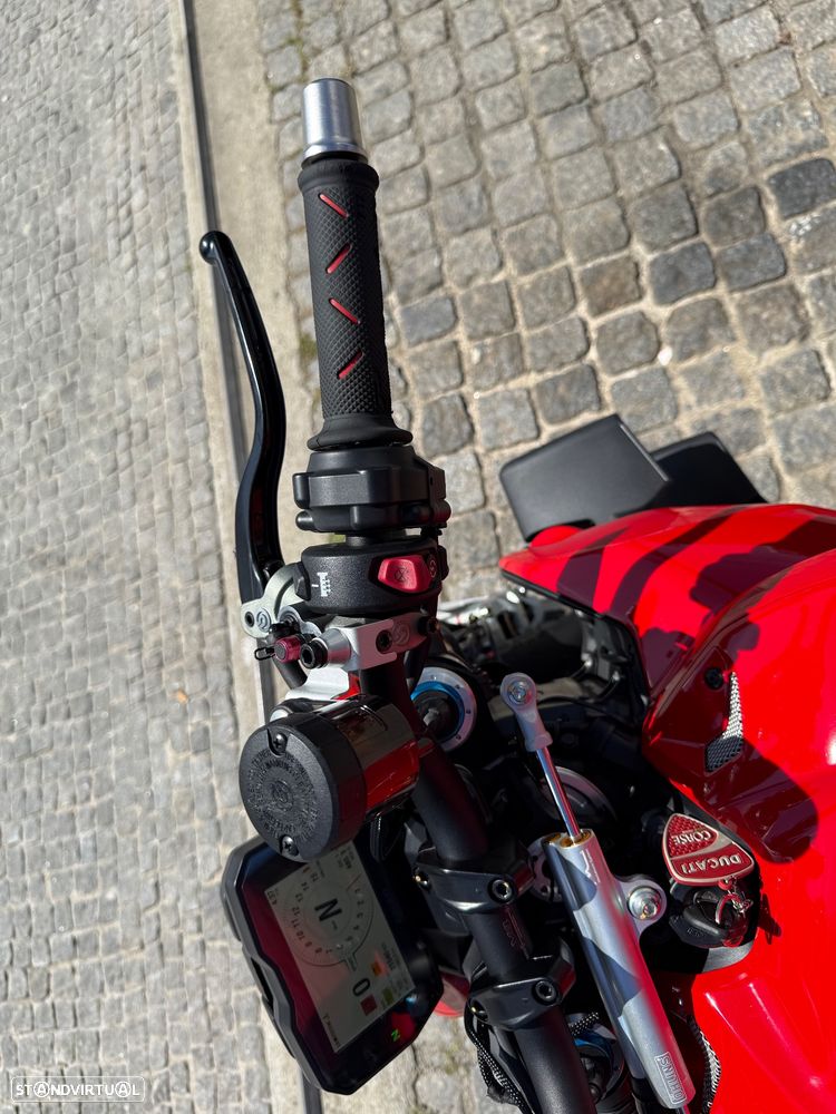Ducati Streetfighter V4S - 32