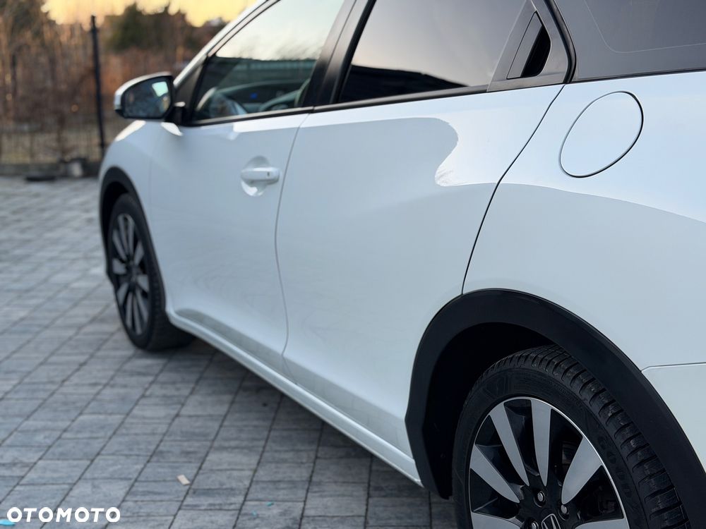 Honda Civic 1.6 i-DTEC Executive Black Edition - 13