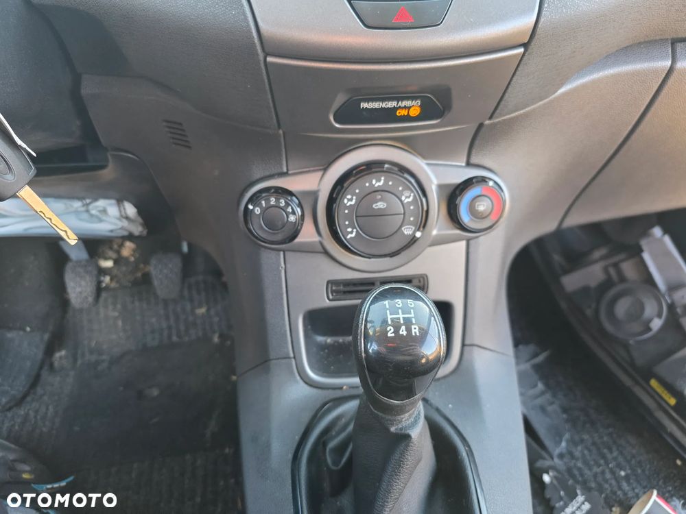 Ford Fiesta 1.25 Celebration - 19