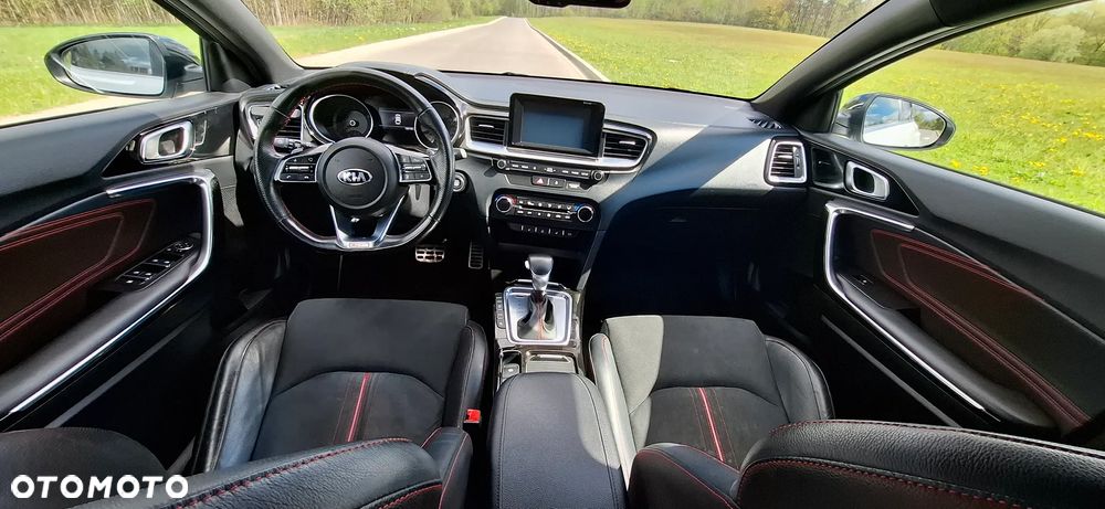 Kia ProCeed 1.6 T-GDI GT DCT - 13