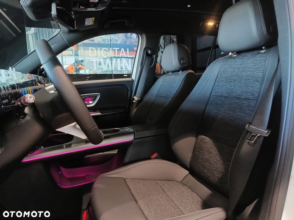 Mercedes-Benz GLB - 15