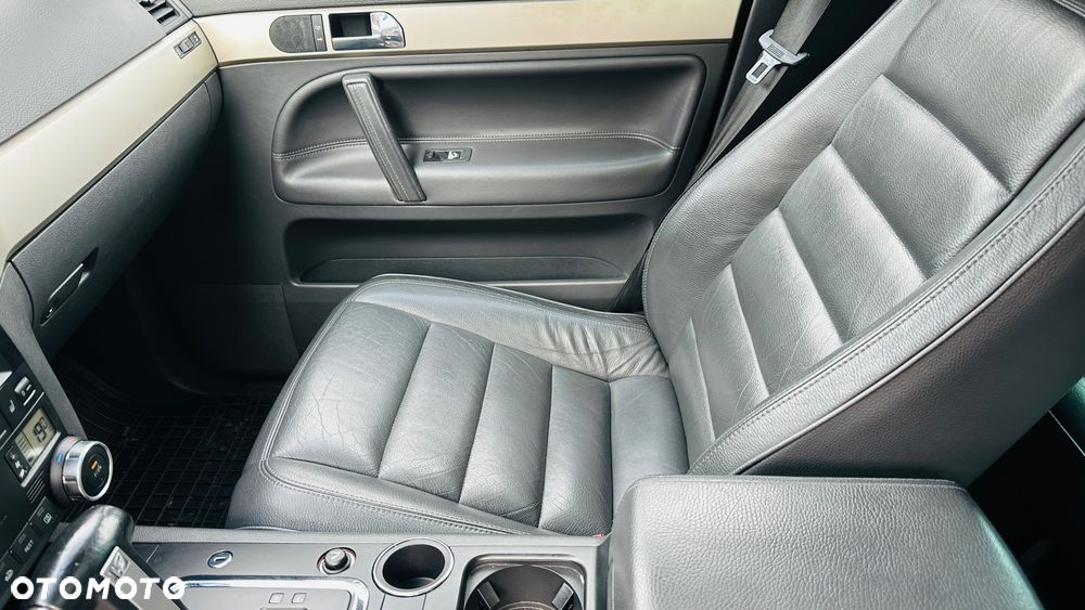 Volkswagen Touareg 3.2 V6 Tiptr - 11