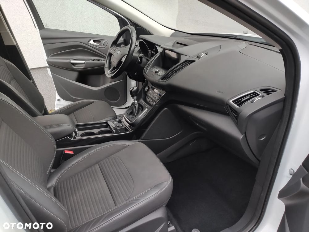 Ford Kuga 2.0 TDCi 2x4 Titanium - 19