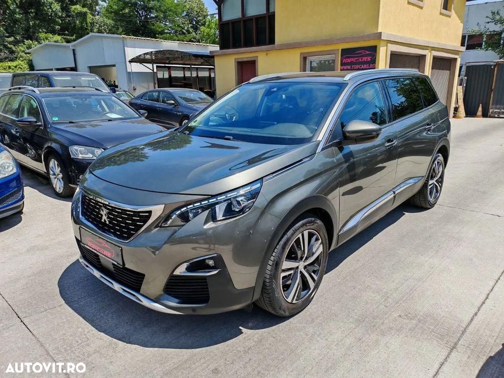 PEUGEOT 5008