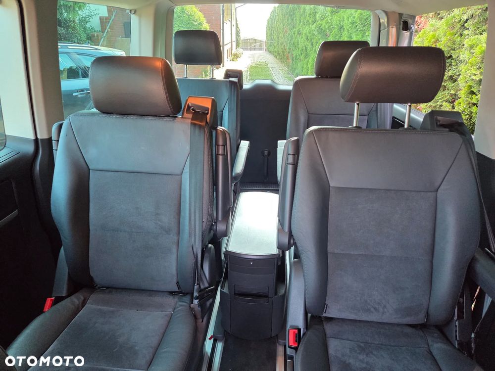 Volkswagen Multivan - 14
