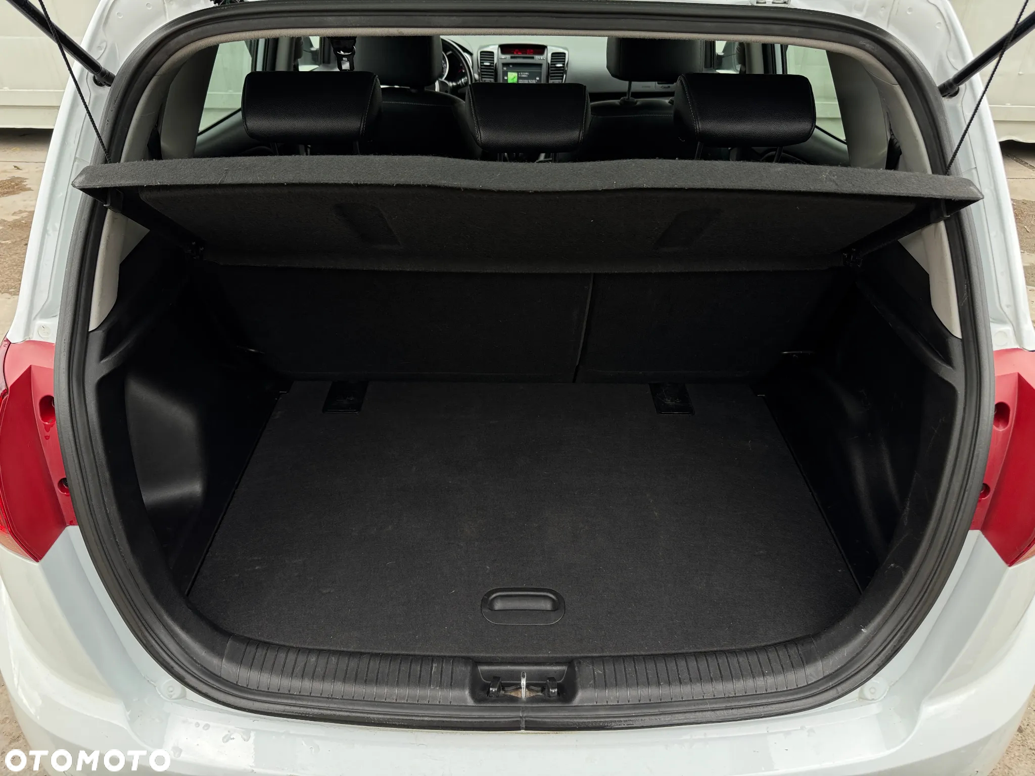 Kia Venga 1.4 CRDi L - 11
