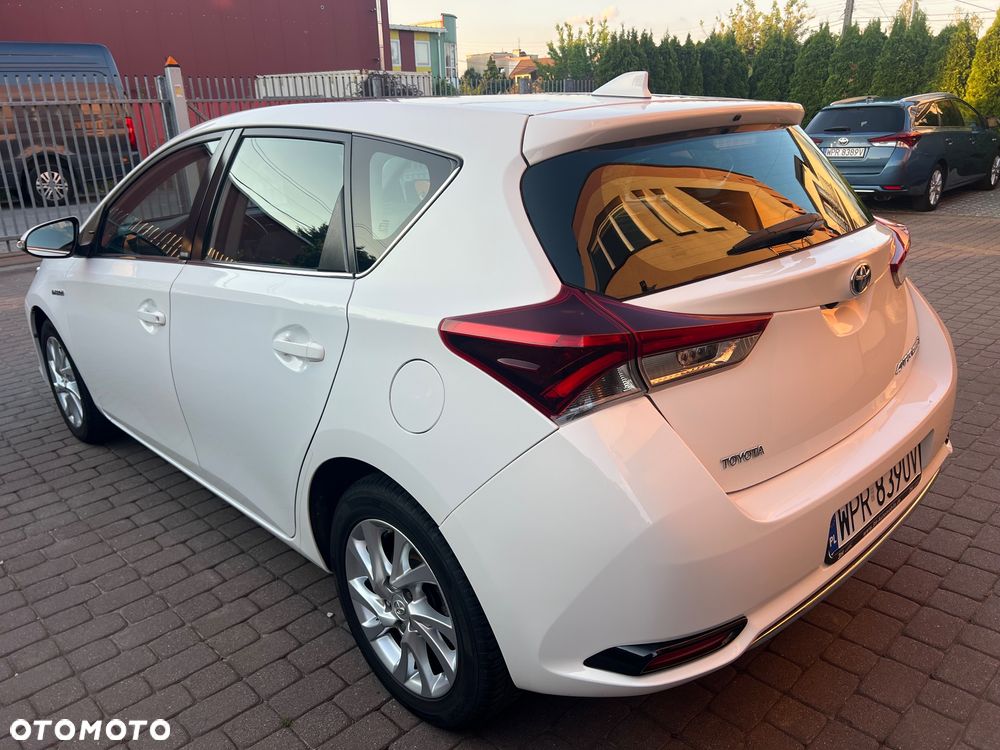 Toyota Auris 1.8 HSD Sol - 9