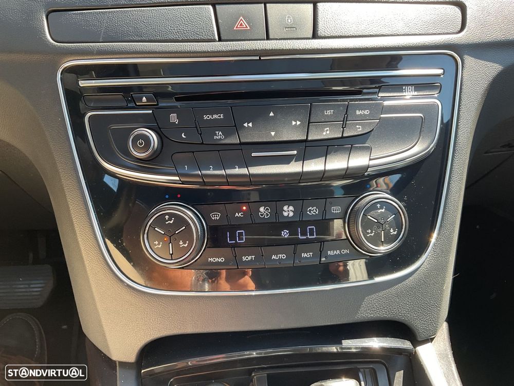 Peugeot 508 RXH 2.0 HDi Hybrid4 2-Tronic 104g - 32