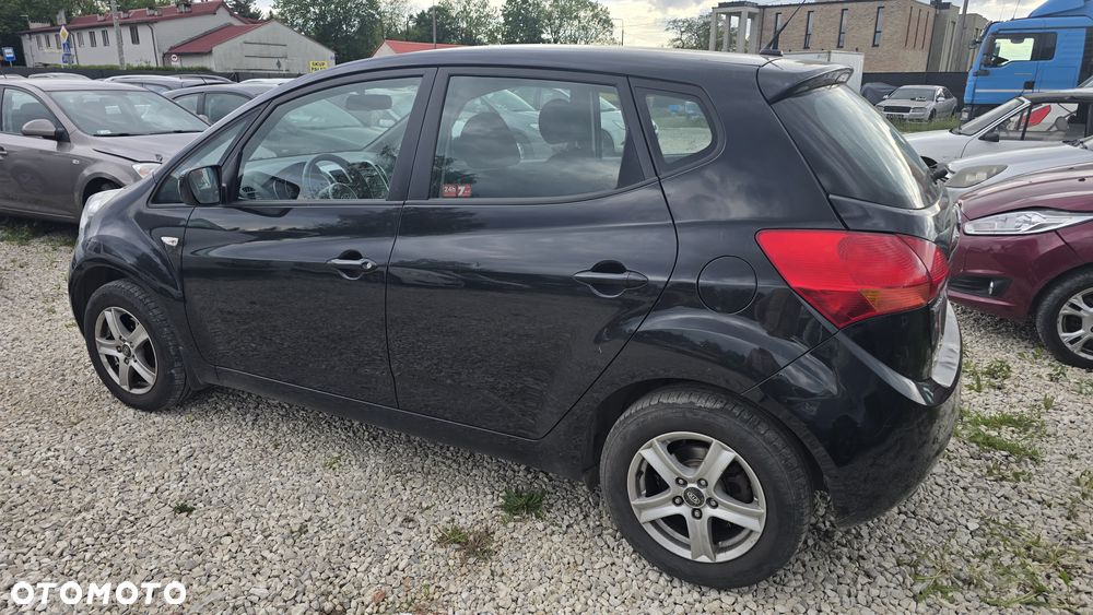 Kia Venga - 12