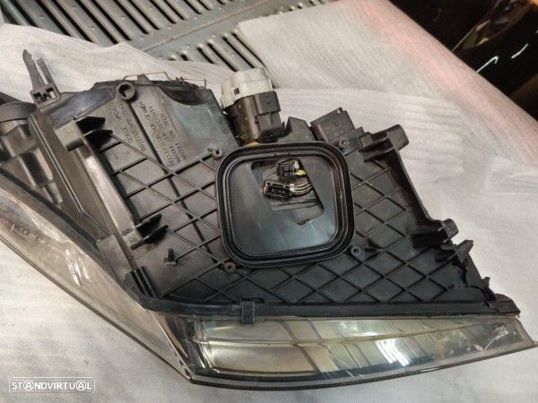 Farol Frente Esquerdo / Otica Esquerda Renault Megane Iii Grandtour (K - 3