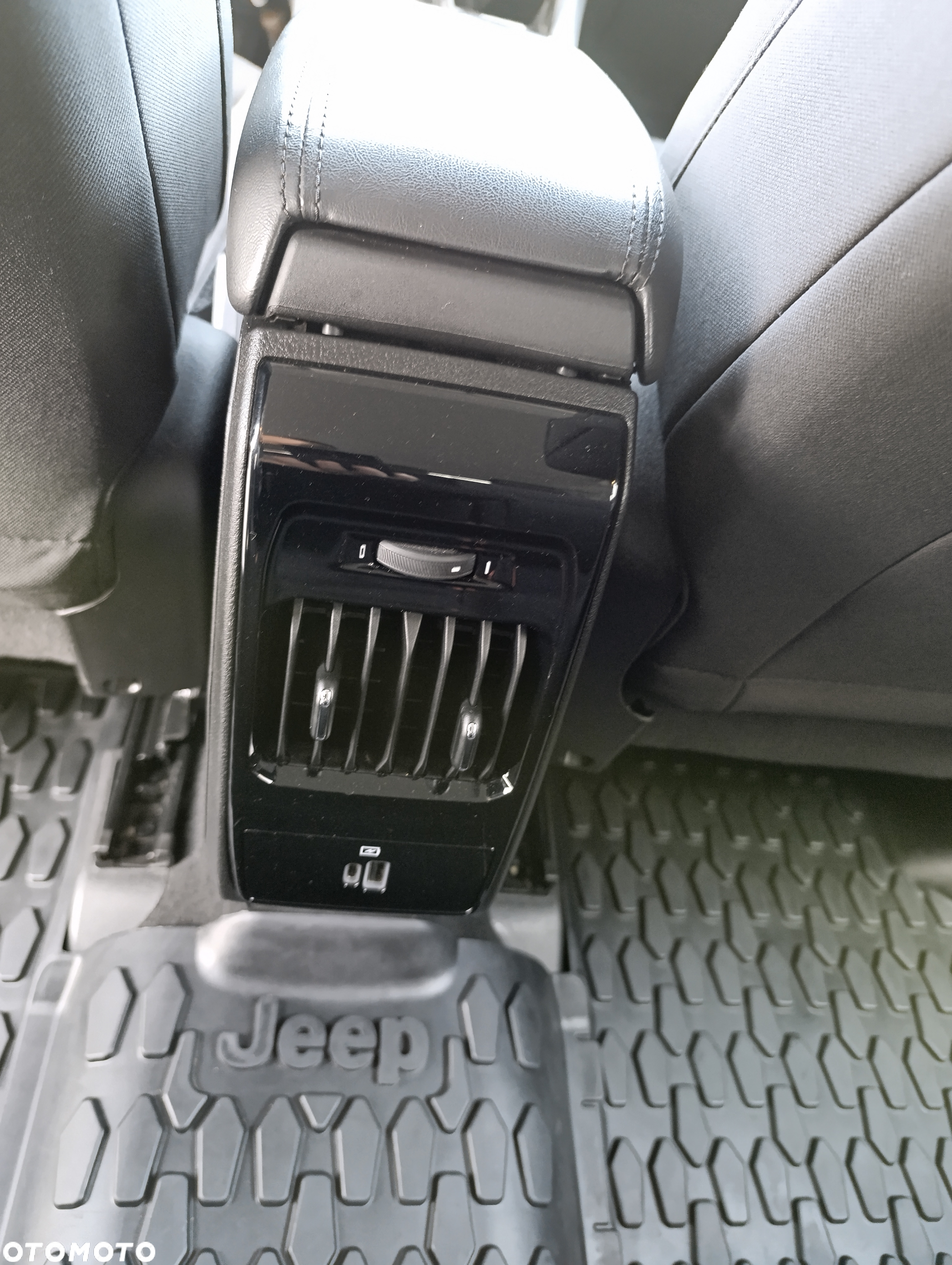 Jeep Compass 1.3 TMair Longitude FWD S&S - 31