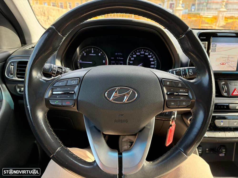 Hyundai i30 SW 1.6 CRDi Style+Navi - 16