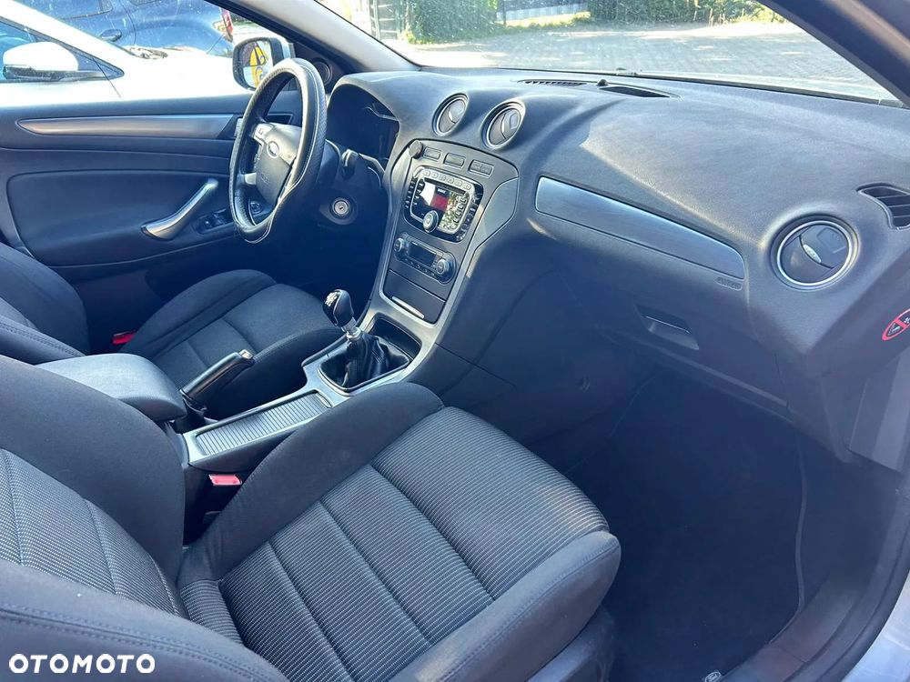 Ford Mondeo 1.6 TDCi Ambiente Plus - 10