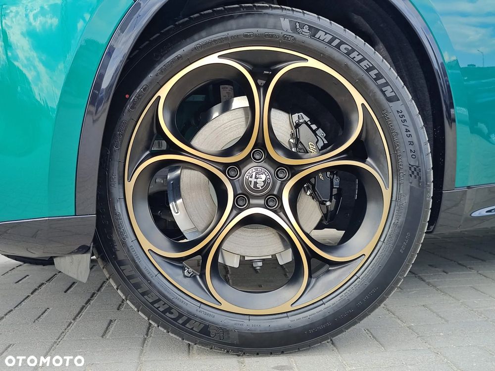 Alfa Romeo Stelvio 2.0 Turbo Intensa Q4 - 21