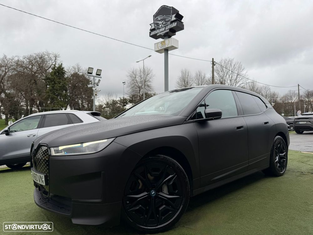 BMW iX xDrive 40 - 1