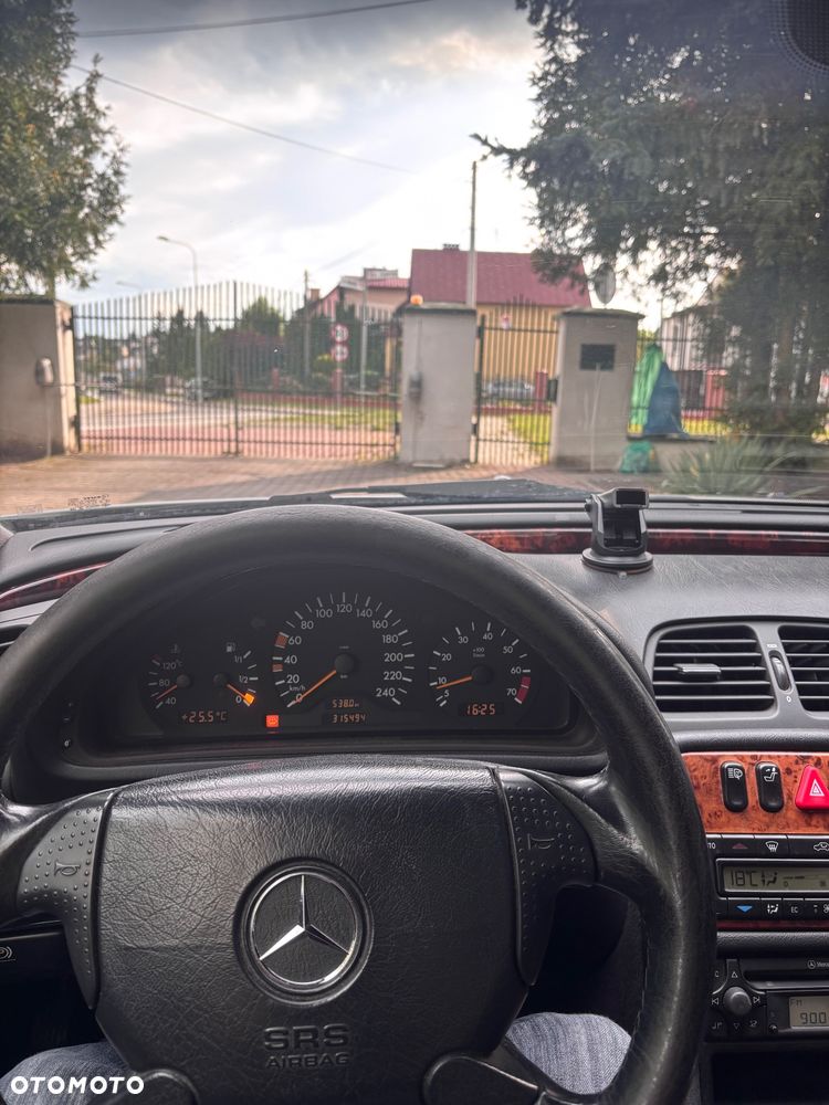 Mercedes-Benz CLK - 22