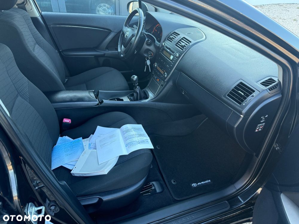 Toyota Avensis - 6