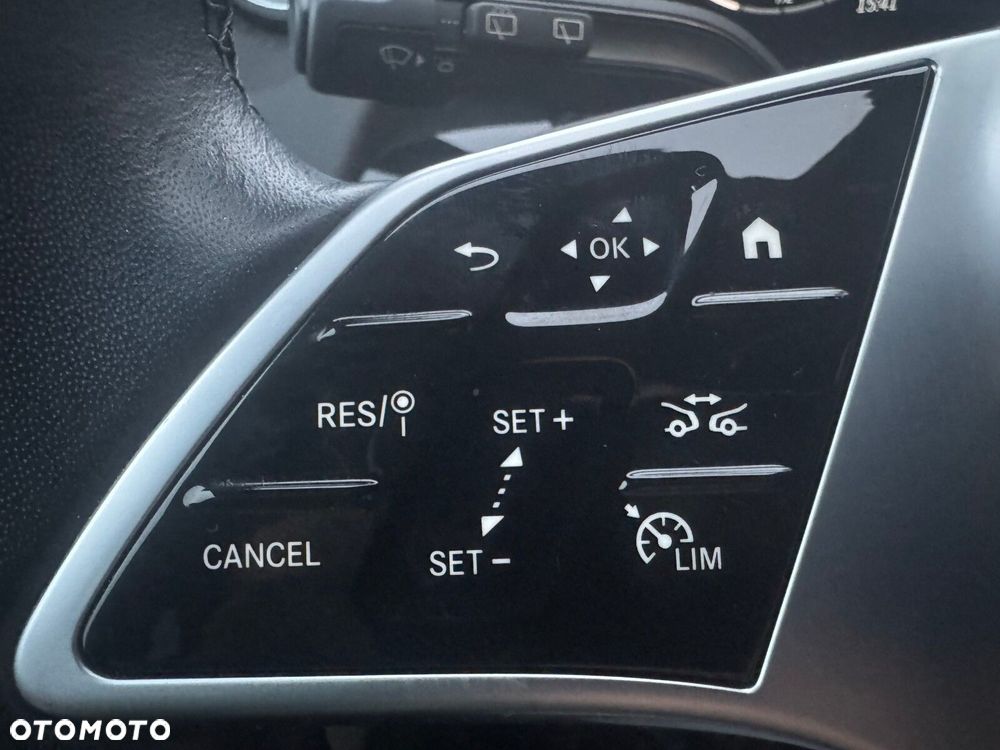 Mercedes-Benz GLA - 21