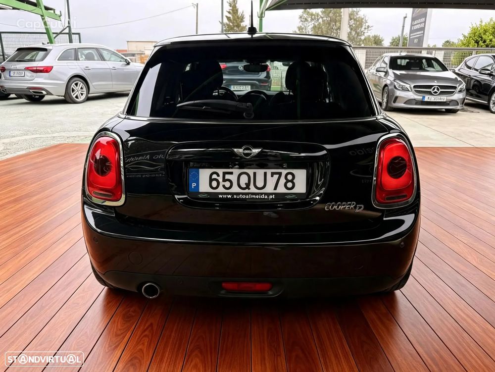 MINI 5 Portas Cooper D Auto - 7