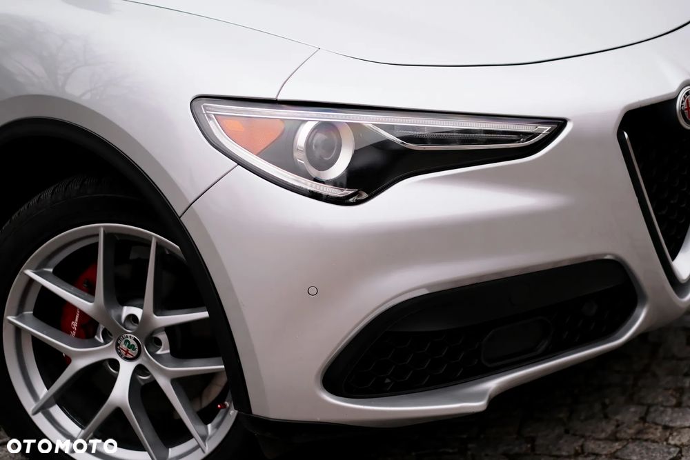 Alfa Romeo Stelvio - 13