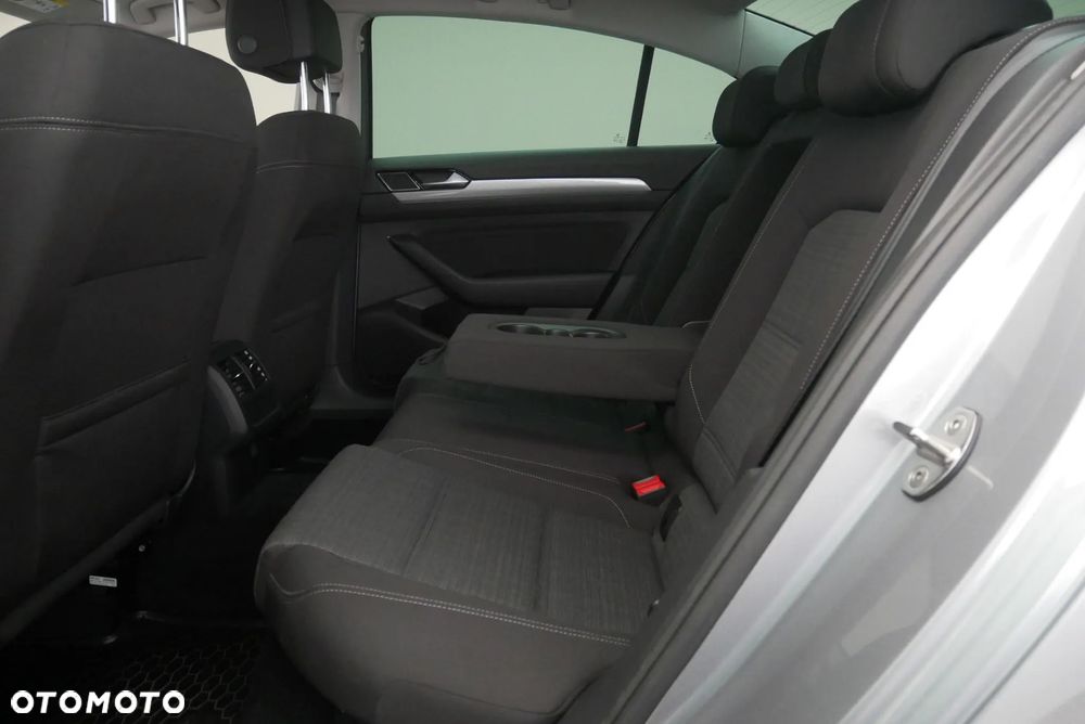 Volkswagen Passat 1.5 TSI EVO Business DSG - 11