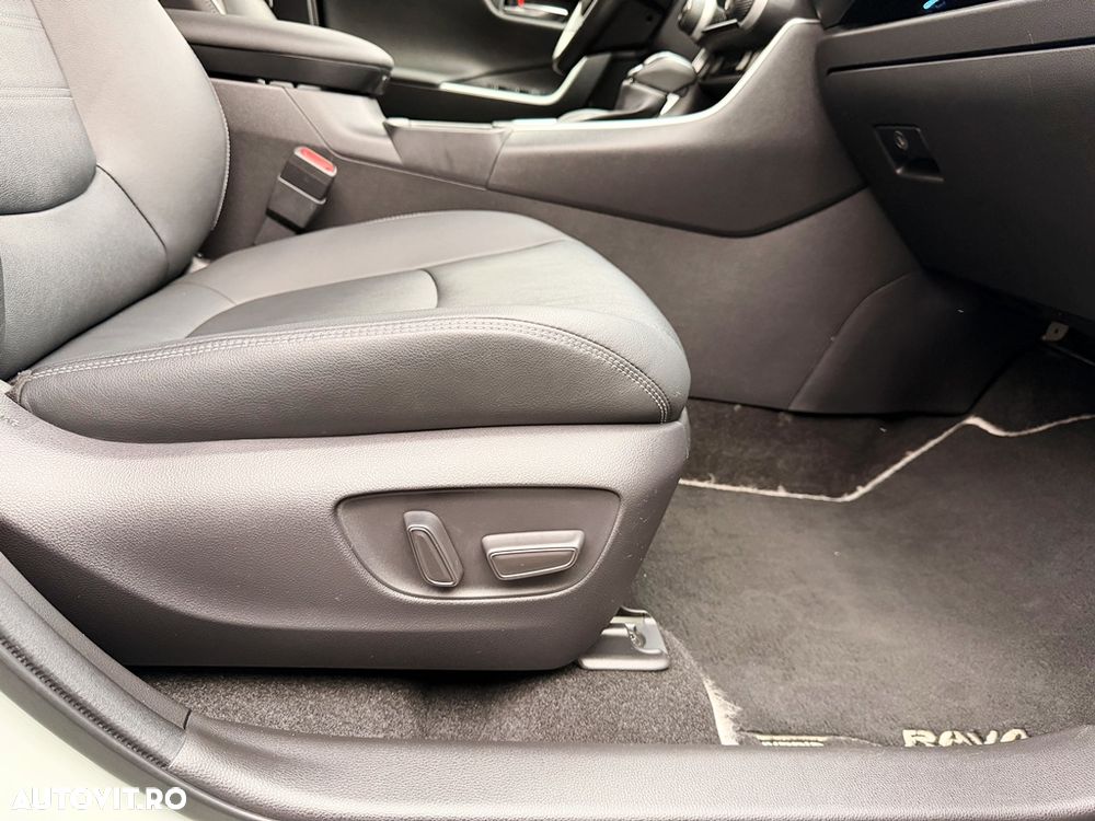 Toyota RAV4 2.5 VVT-iE 4x4 Luxury - 24