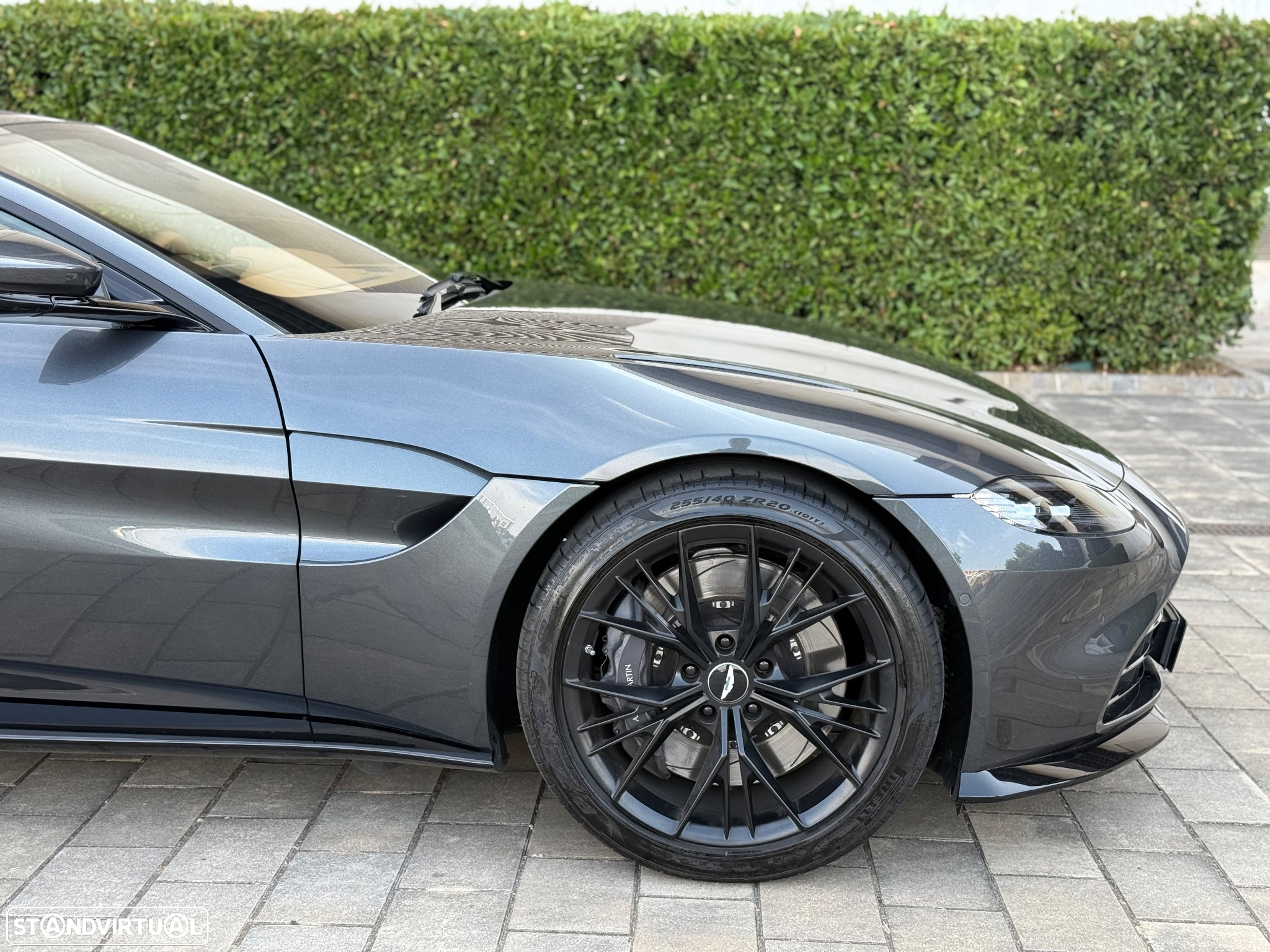 Aston Martin Vantage Roadster V8 - 10