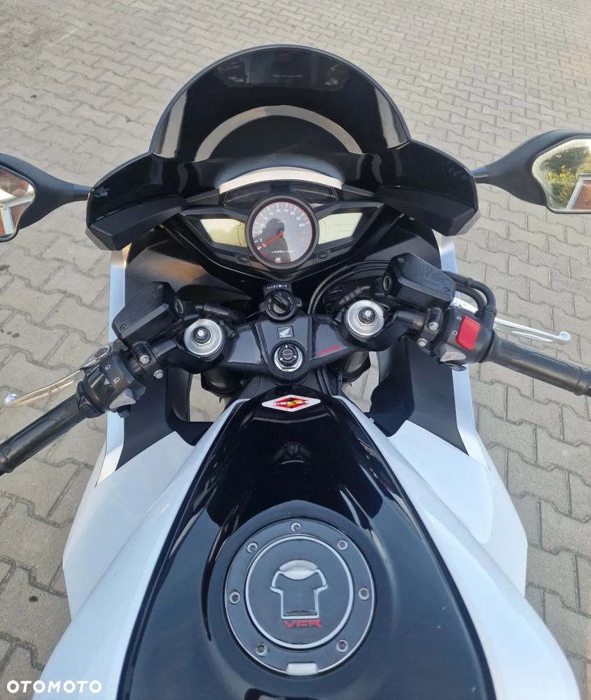 Honda VFR - 15