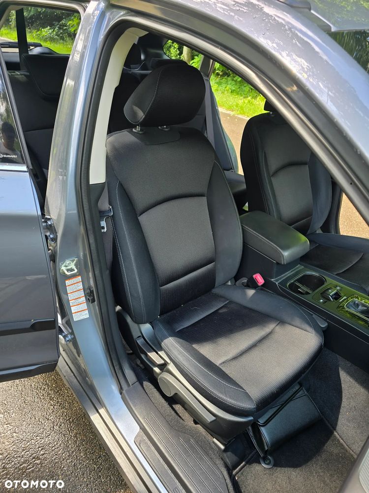 Subaru Outback 2.0D Exclusive Lineartronic - 23