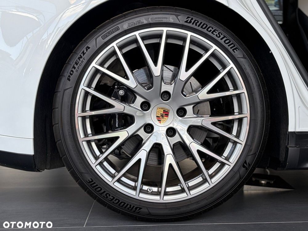 Porsche Panamera - 32