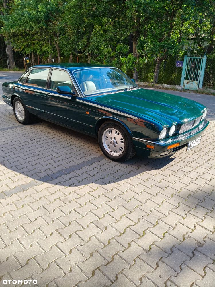 Jaguar XJ - 6