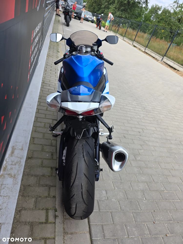 Suzuki GSX-R - 35