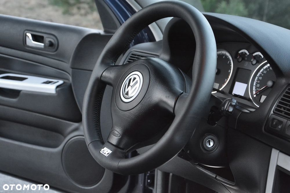 Volkswagen Golf - 10