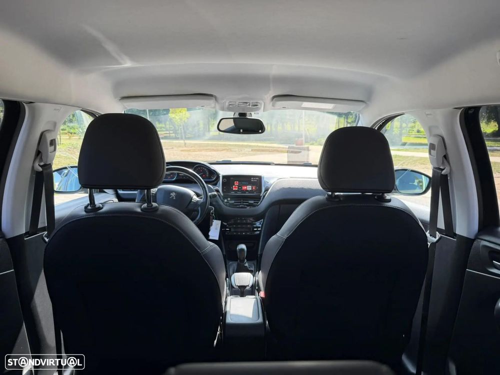 Peugeot 2008 - 11