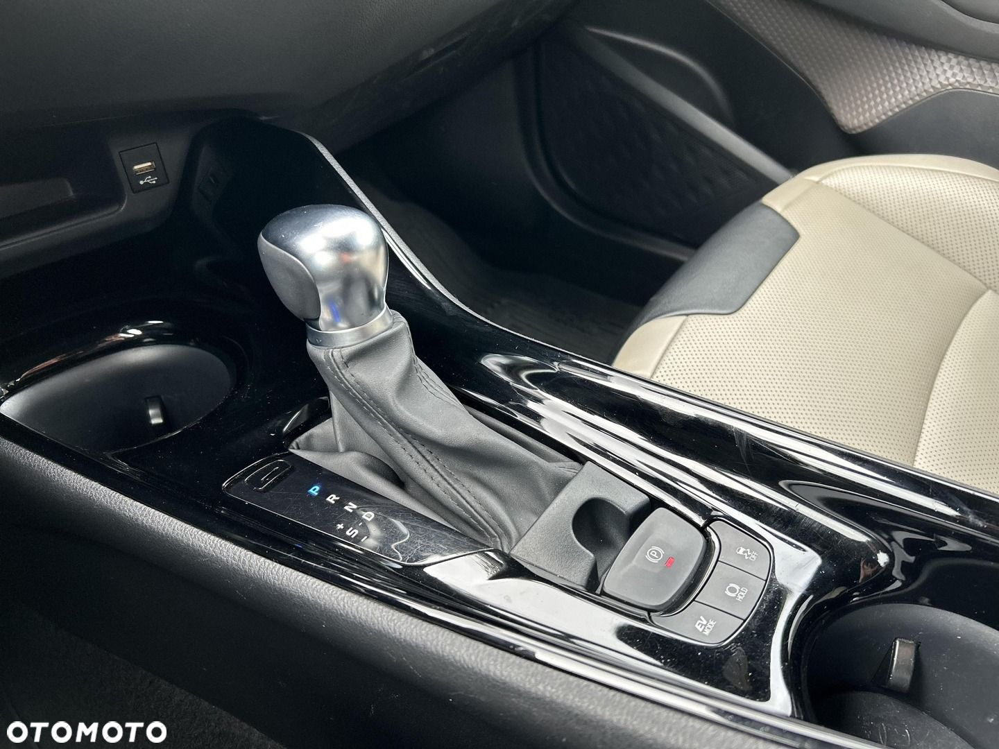 Toyota C-HR 2.0 Hybrid Premiere Edition - 19