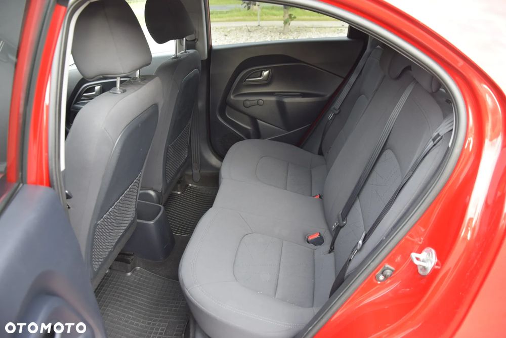 Kia Rio - 8