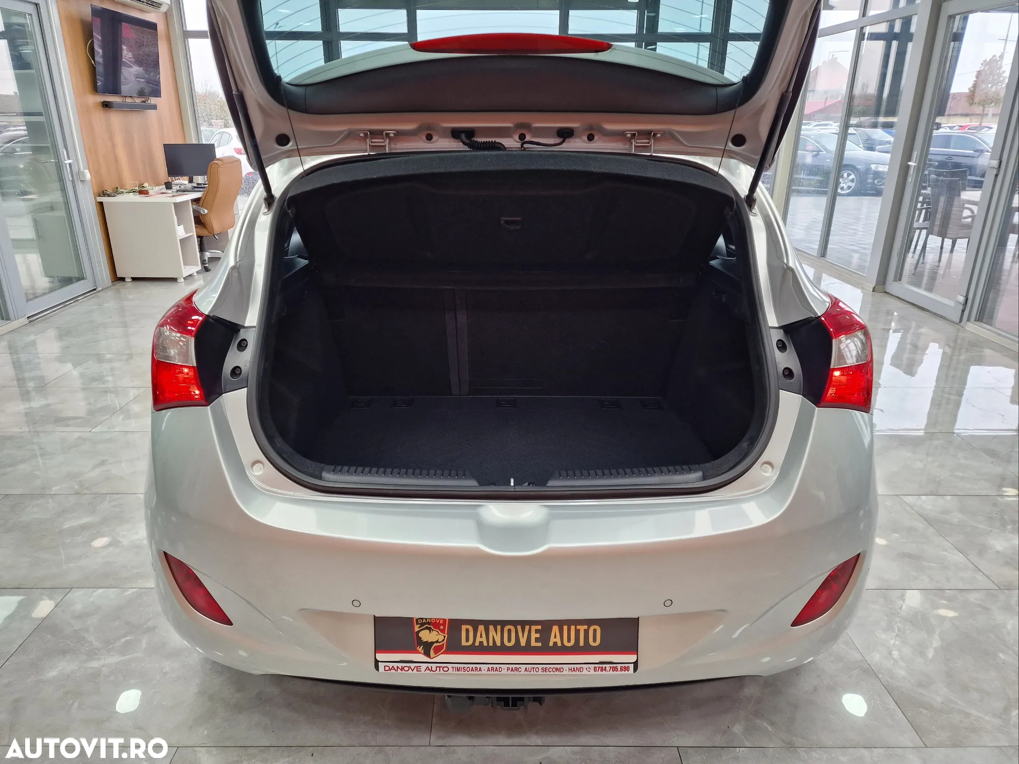 Hyundai i30 1.6 CRDI Automatik Style - 12