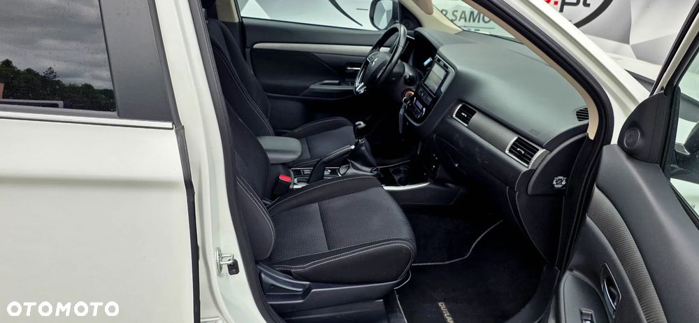 Mitsubishi Outlander 2.0 2WD Active - 18