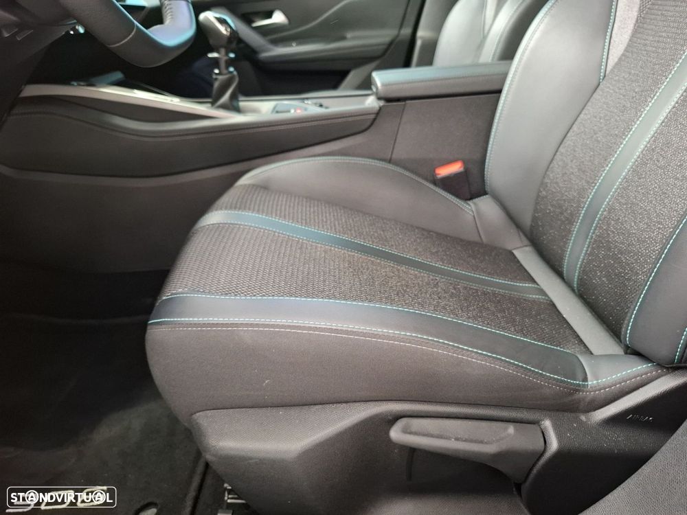 Peugeot 308 1.2 PureTech Allure - 26