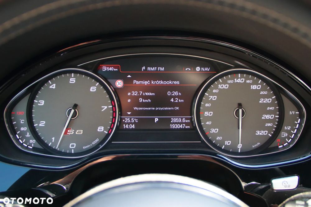 Audi S8 Standard - 33