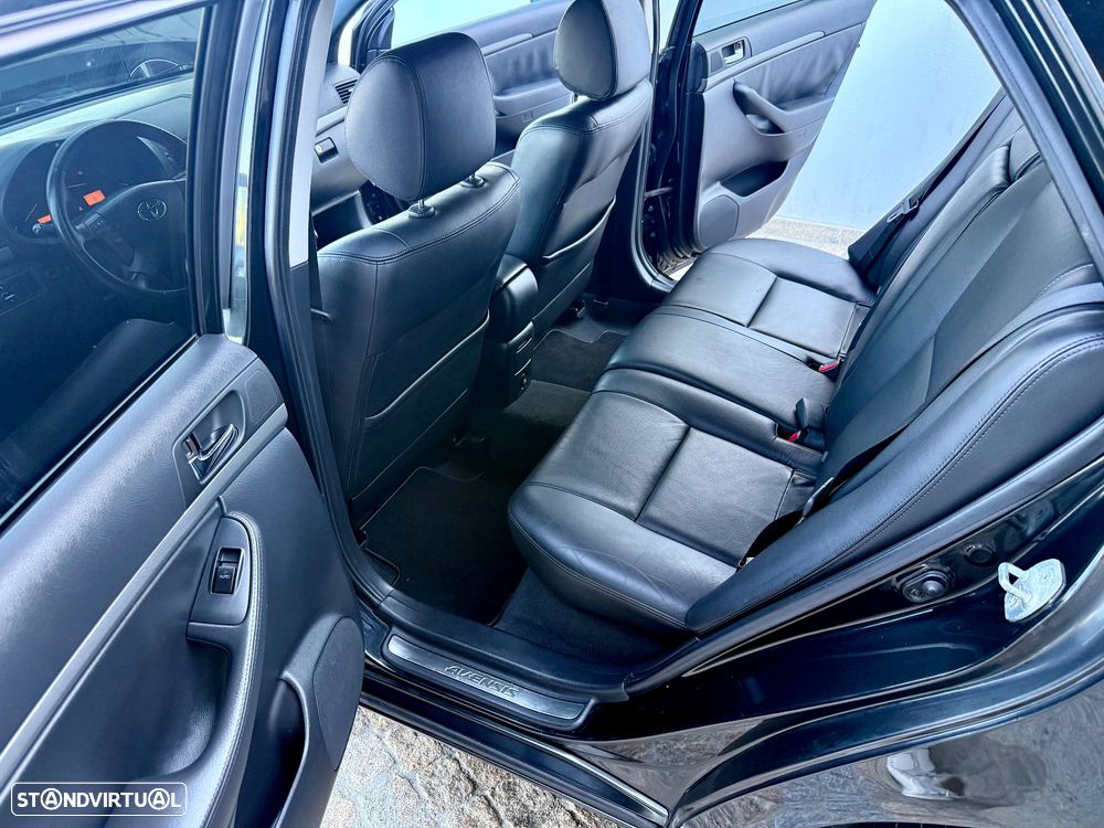 Toyota Avensis SW 2.2 D-4D Executive - 43