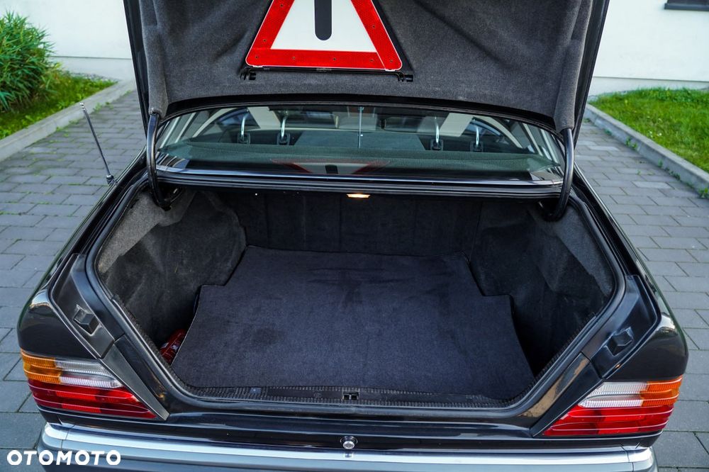 Mercedes-Benz W124 (1984-1993) - 17