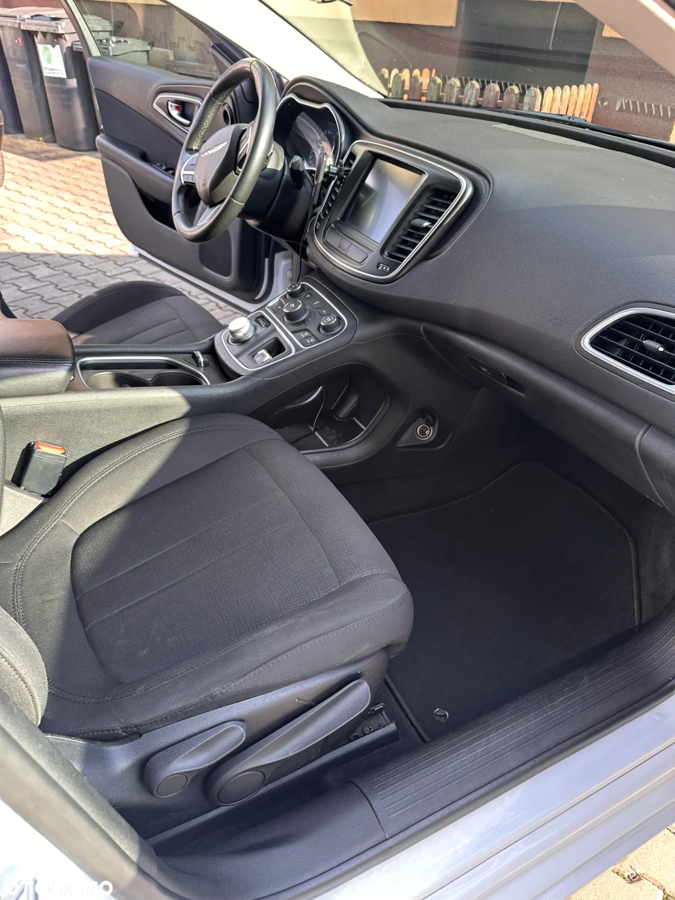Chrysler 200 - 16