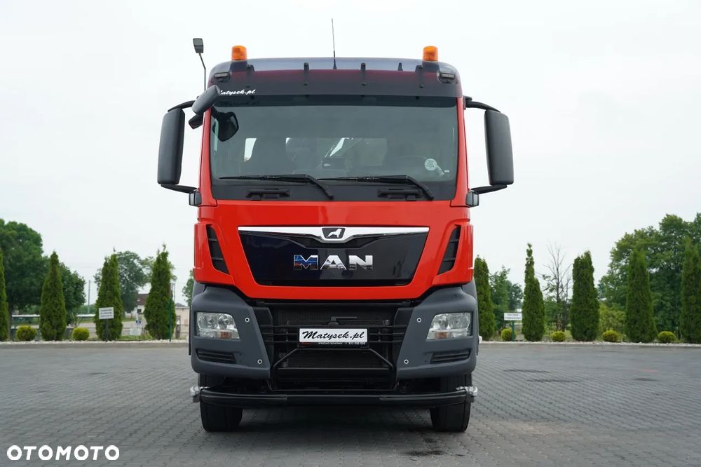 MAN TGS 35.360 / 8x2-4 / LAWETA + HDS HIAB 228 E-2 / OŚ PODNOSZONA /  NAJAZDY HYDRAULICZNE /  PILOT / WYCIĄGARKA / - 14
