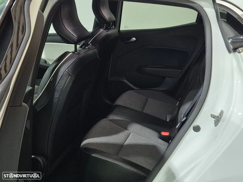 Renault Clio TCe 90 CVT TECHNO - 28